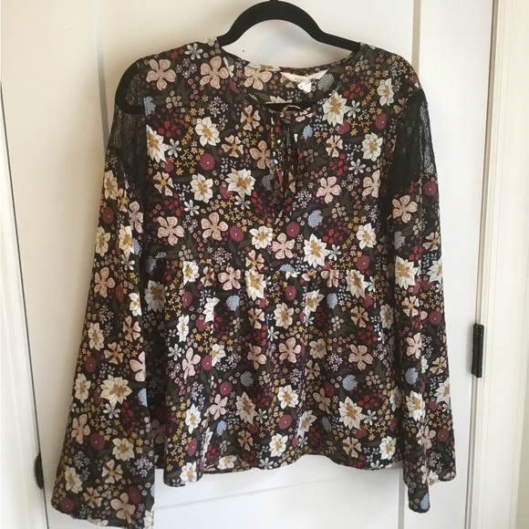 BCBGeneration Tops - BCBGeneration Multicolor Floral Blouse